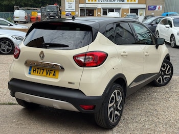 Used Renault Captur 2017 for sale - 76235379: Photo