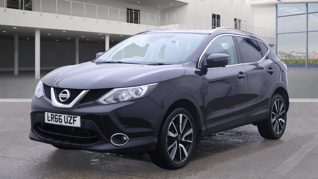 Used Nissan Qashqai 2016 for sale - 76291879: Photo 2