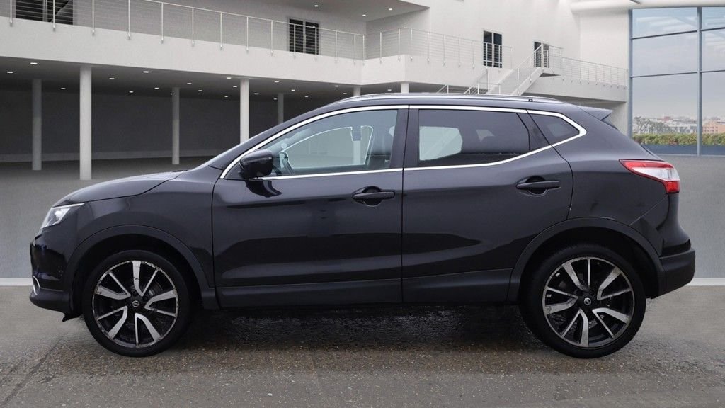 Used Nissan Qashqai 2016 for sale - 76291879: Photo 3