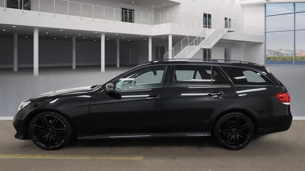 Used Mercedes-Benz E Class 2016 for sale - 76333632: Photo 3