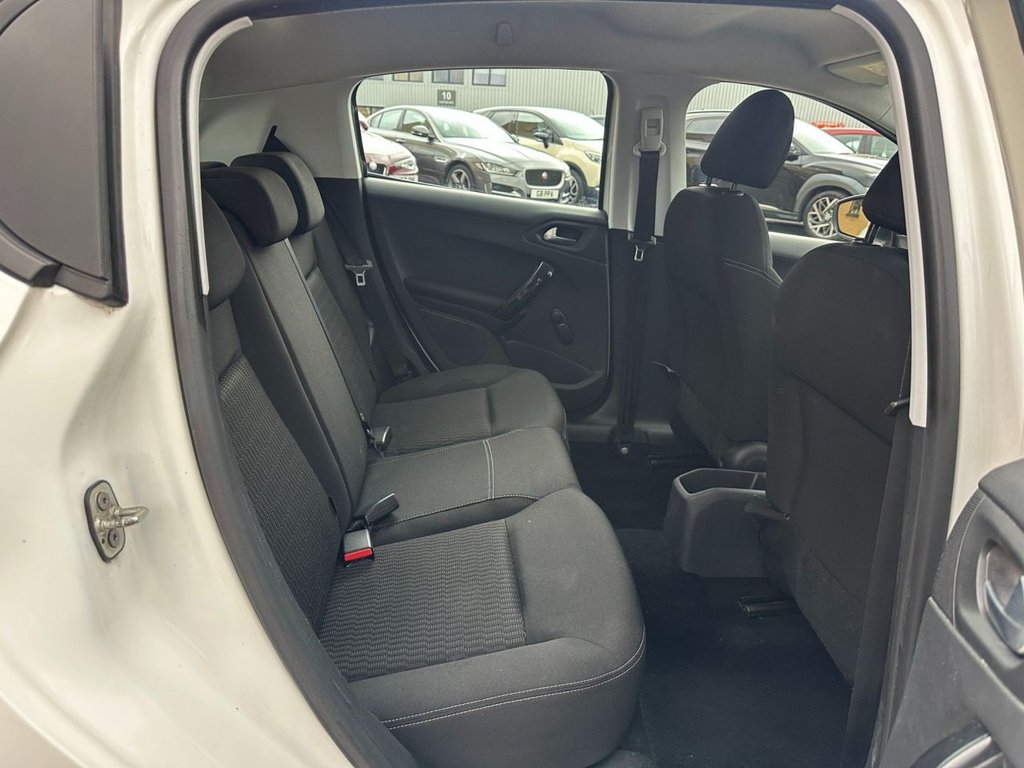 Used Peugeot 208 2018 for sale - 76496368: Photo 12