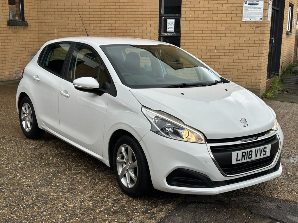 Used Peugeot 208 2018 for sale - 76496368: Photo 2