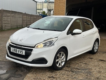 Used Peugeot 208 2018 for sale - 76496368: Photo