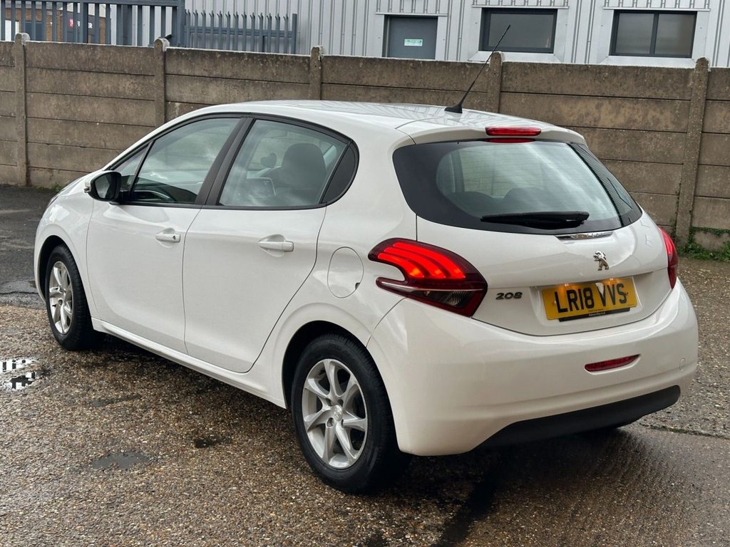 Used Peugeot 208 2018 for sale - 76496368: Photo 6