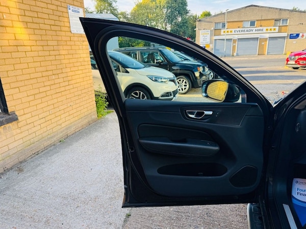 Used Volvo XC60 2021 for sale - 76235347: Photo 25