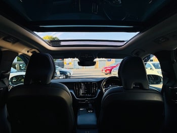 Used Volvo XC60 2021 for sale - 76235347: Photo