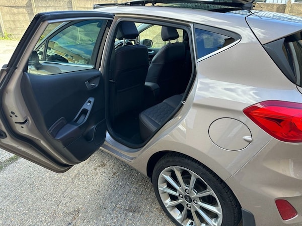 Used Ford Fiesta 2018 for sale - 76235424: Photo 14