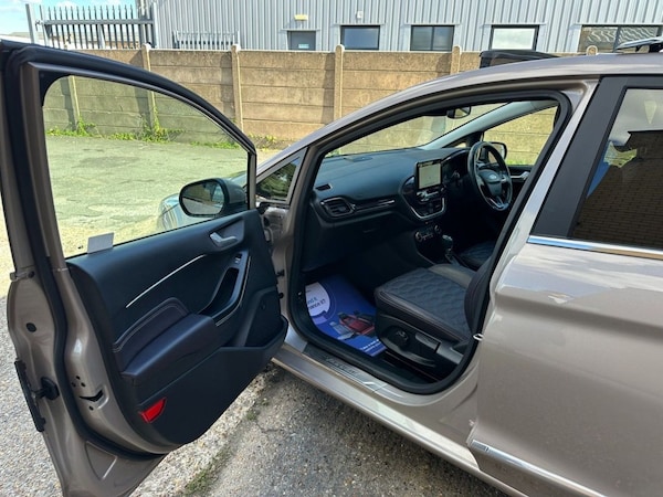 Used Ford Fiesta 2018 for sale - 76235424: Photo 17