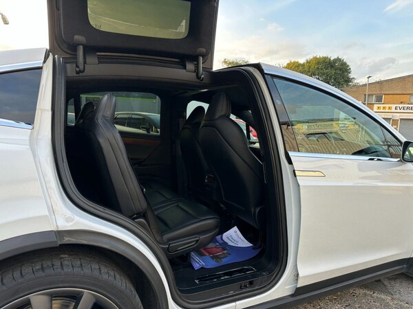 Used Tesla Model X 2020 for sale - 76235459: Photo 11