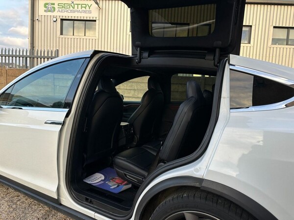 Used Tesla Model X 2020 for sale - 76235459: Photo 15