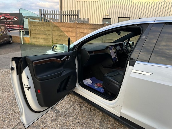 Used Tesla Model X 2020 for sale - 76235459: Photo 17