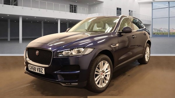 Used Jaguar F-Pace 2019 for sale - 76235656: Photo 2