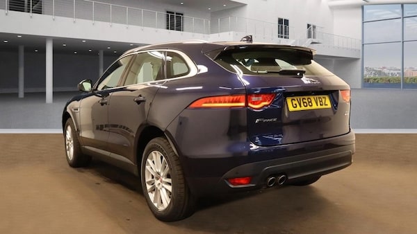 Used Jaguar F-Pace 2019 for sale - 76235656: Photo 4