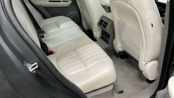 Used Jaguar F-Pace 2019 for sale - 76235656: Photo 8