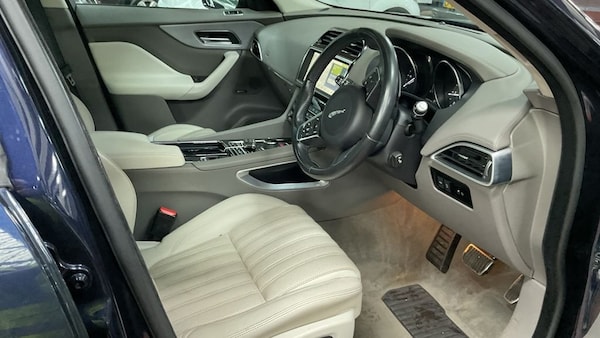 Used Jaguar F-Pace 2019 for sale - 76235656: Photo 9