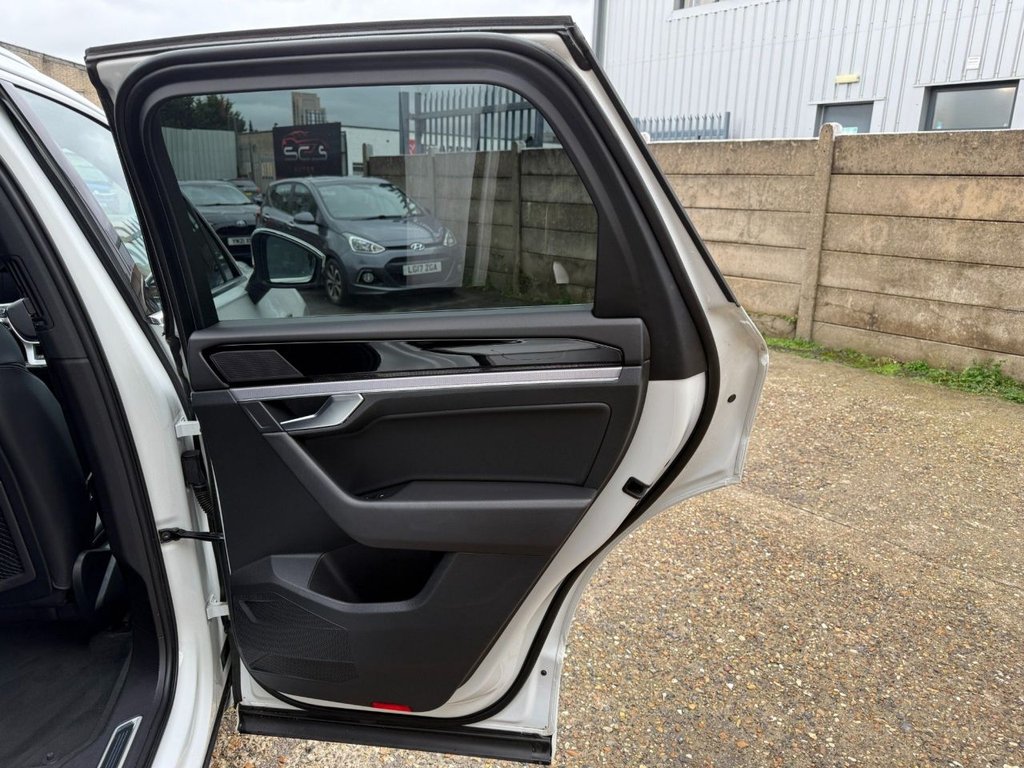 Used Volkswagen Touareg 2019 for sale - 76546629: Photo 17