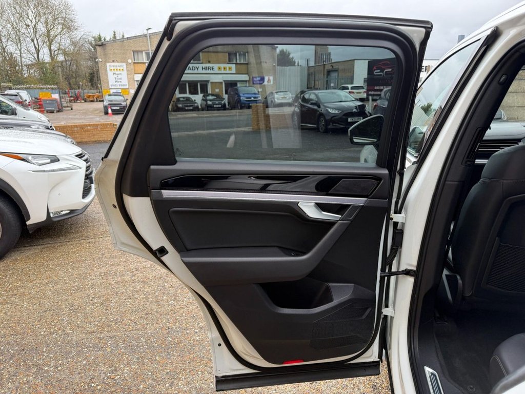 Used Volkswagen Touareg 2019 for sale - 76546629: Photo 20