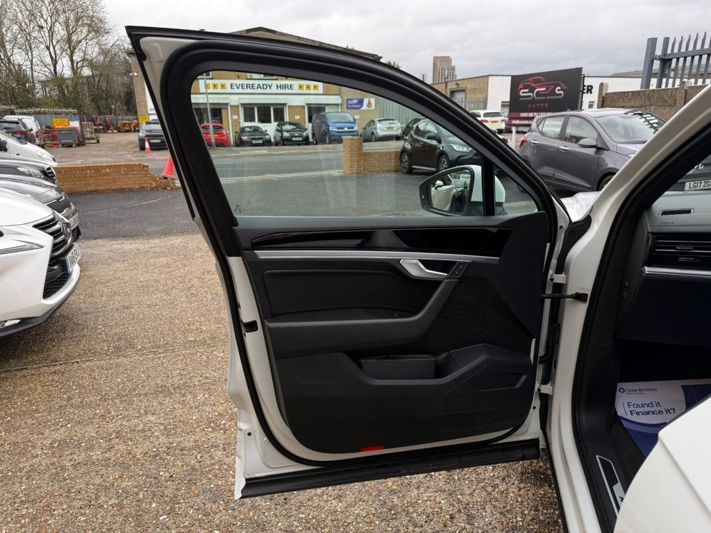 Used Volkswagen Touareg 2019 for sale - 76546629: Photo 25