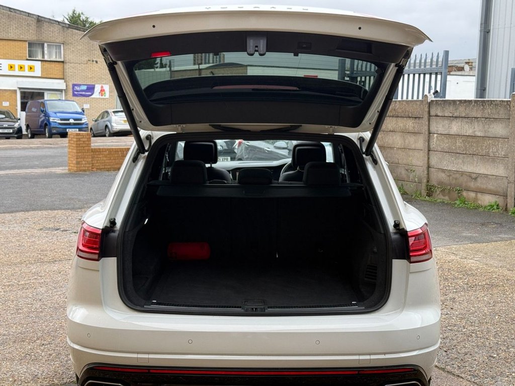 Used Volkswagen Touareg 2019 for sale - 76546629: Photo 41