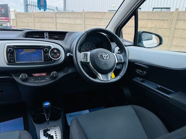Used Toyota Yaris 2012 for sale - 76235380: Photo 10