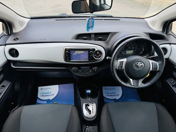 Used Toyota Yaris 2012 for sale - 76235380: Photo 11