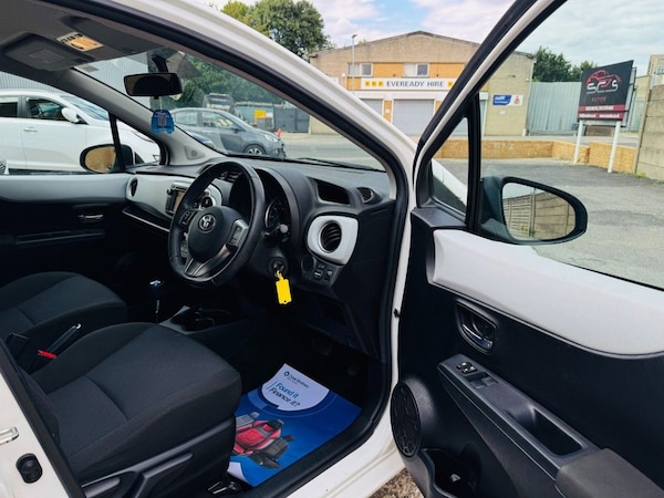Used Toyota Yaris 2012 for sale - 76235380: Photo 14