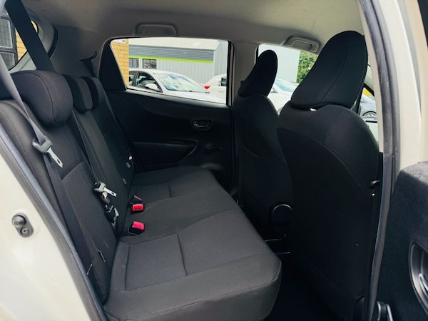 Used Toyota Yaris 2012 for sale - 76235380: Photo 18