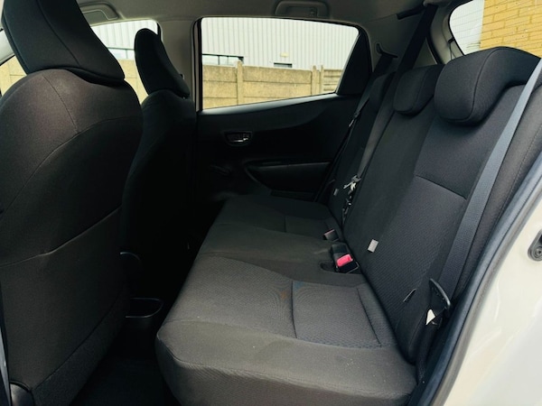 Used Toyota Yaris 2012 for sale - 76235380: Photo 21