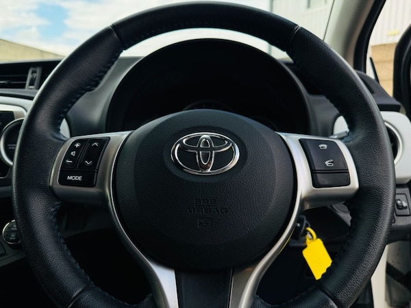 Used Toyota Yaris 2012 for sale - 76235380: Photo 25
