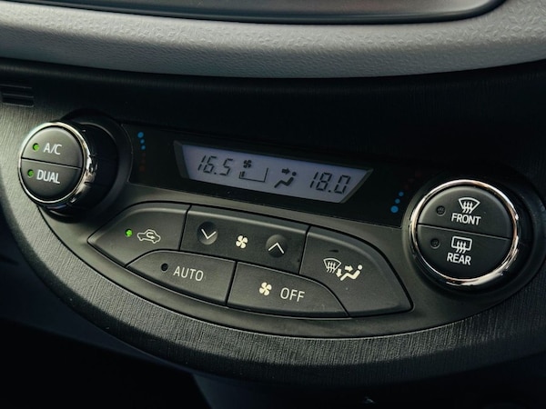 Used Toyota Yaris 2012 for sale - 76235380: Photo 29