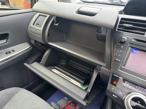Used Toyota Prius+ 2012 for sale - 76236216: Photo 27