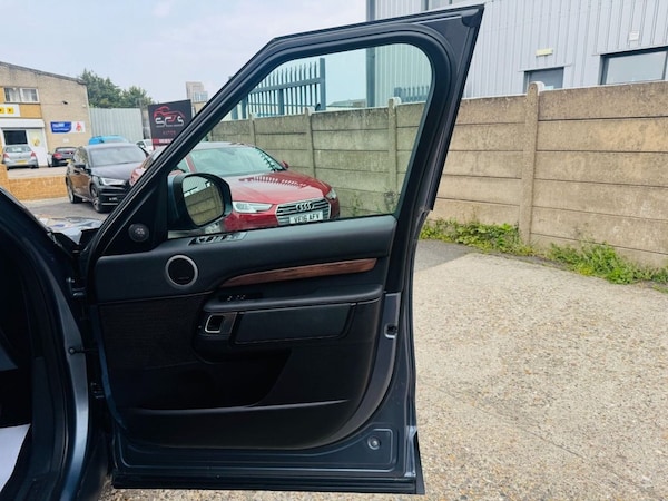 Used Land Rover Discovery 2018 for sale - 76235326: Photo 14