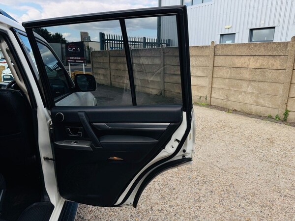 Used Mitsubishi Shogun 2015 for sale - 76235394: Photo 16