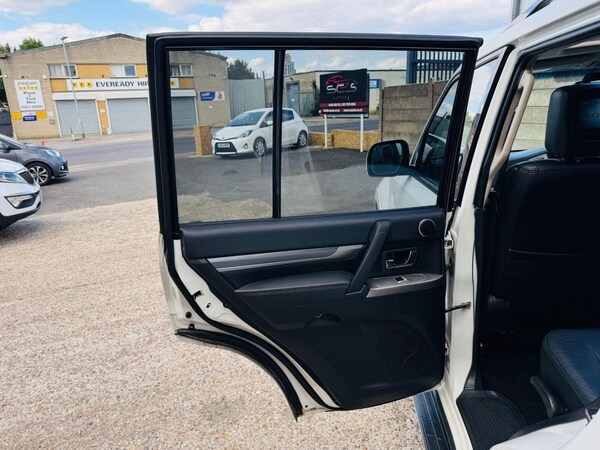 Used Mitsubishi Shogun 2015 for sale - 76235394: Photo 21