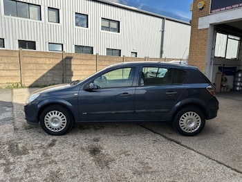 Used Vauxhall Astra 2009 for sale - 76236120: Photo