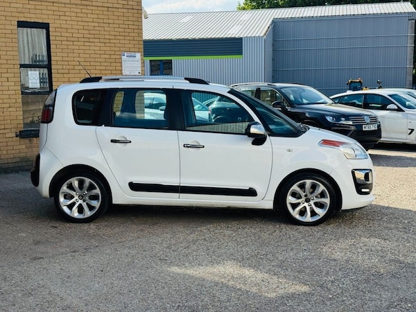 Used Citroen C3 Picasso 2013 for sale - 76235287: Photo 2