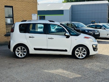 Used Citroen C3 Picasso 2013 for sale - 76235287: Photo 2