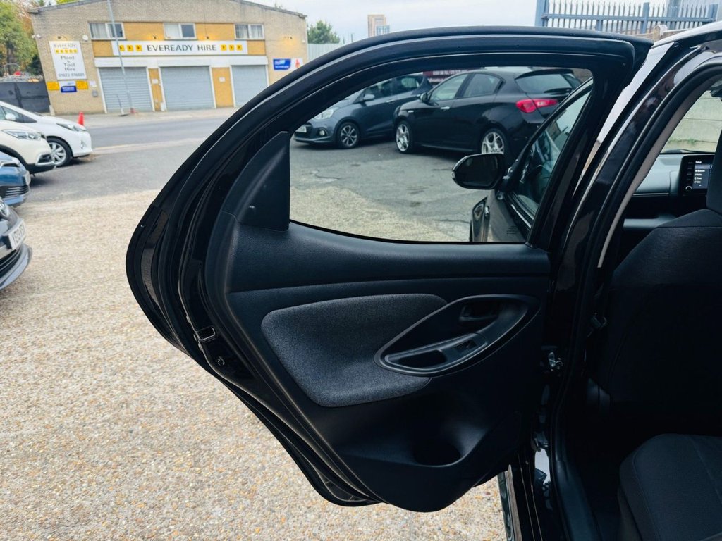Used Toyota Yaris 2021 for sale - 76313117: Photo 16