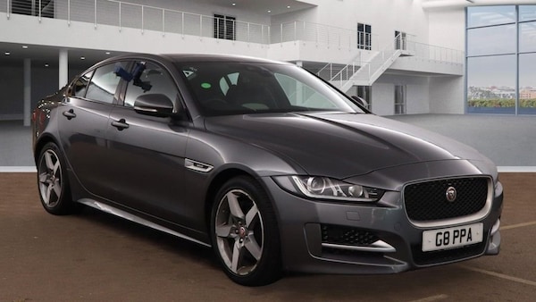 Used Jaguar XE 2016 for sale - 76235878: Photo 1