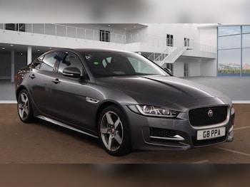 Used Jaguar XE 2016 for sale - 76235878: Photo