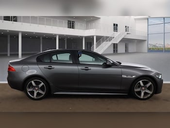 Used Jaguar XE 2016 for sale - 76235878: Photo