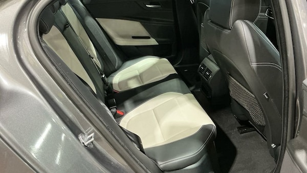 Used Jaguar XE 2016 for sale - 76235878: Photo 5