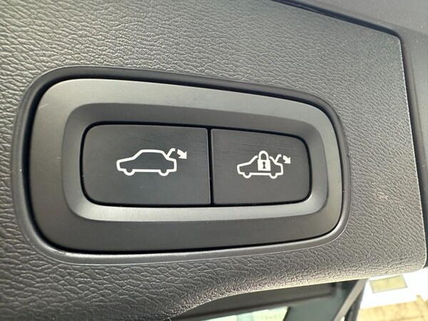 Used Volvo XC60 2019 for sale - 76235522: Photo 9