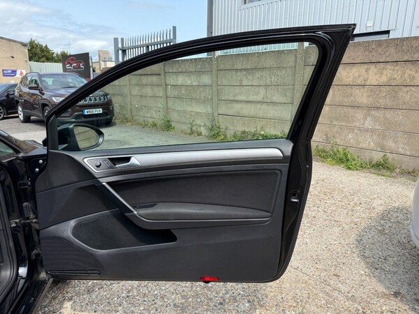 Used Volkswagen Golf 2016 for sale - 76235296: Photo 12