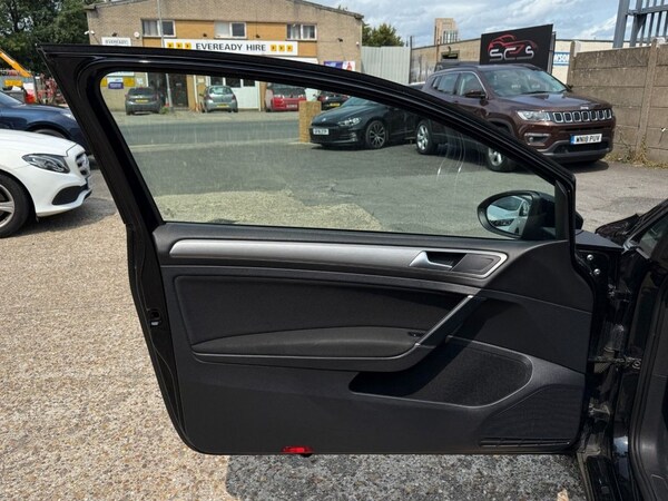 Used Volkswagen Golf 2016 for sale - 76235296: Photo 16