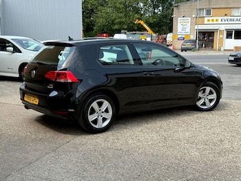 Used Volkswagen Golf 2016 for sale - 76235296: Photo