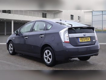 Used Toyota Prius 2013 for sale - 76235662: Photo 4