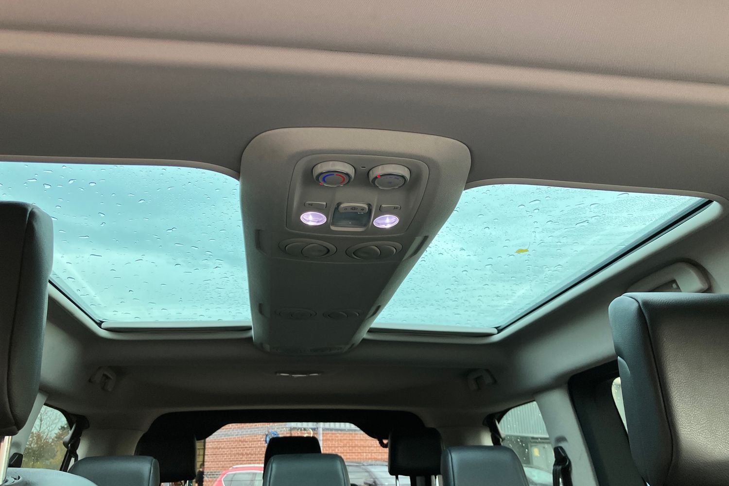 Used Peugeot Traveller 2018 for sale - 76610986: Photo 19