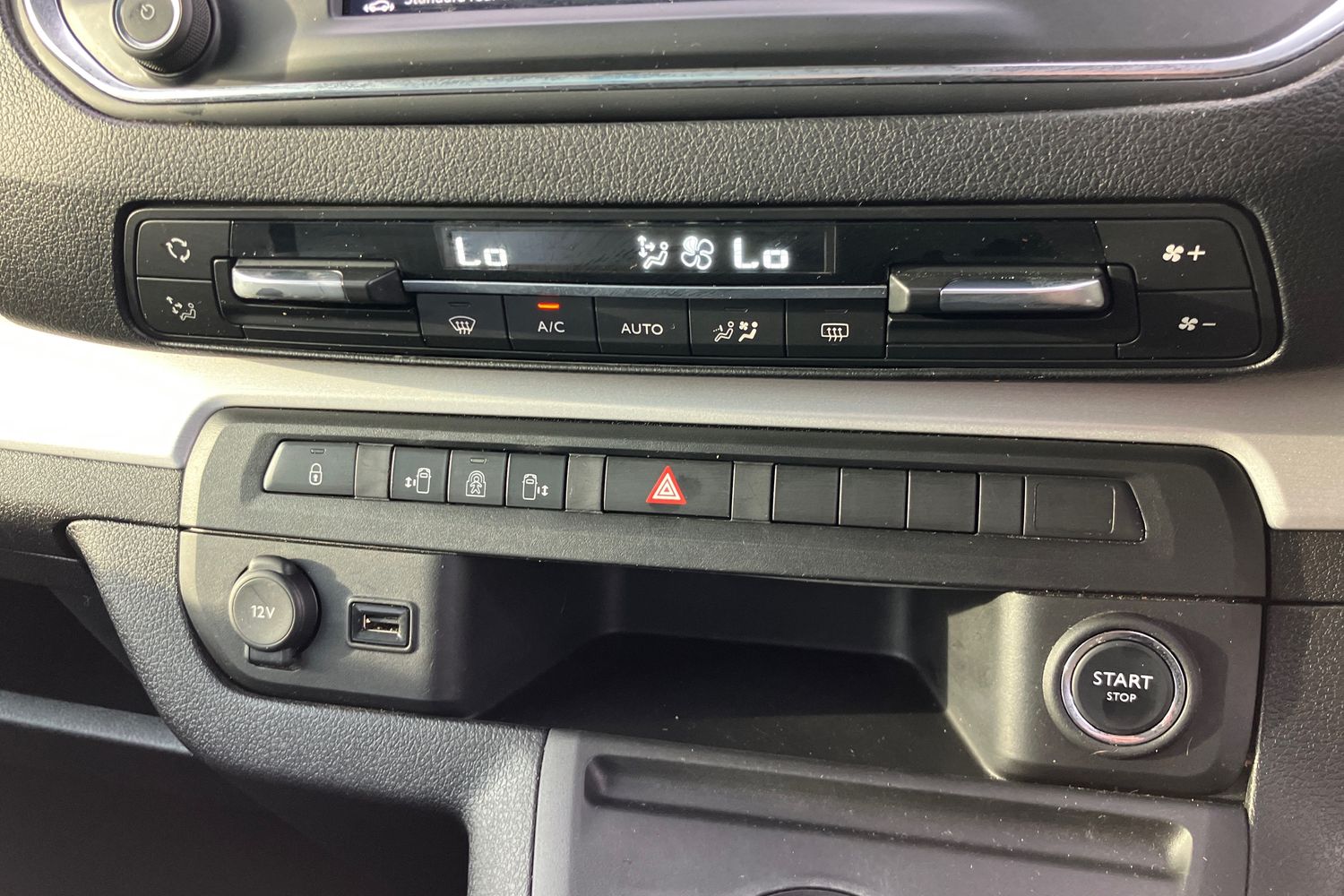 Used Peugeot Traveller 2018 for sale - 76610986: Photo 9