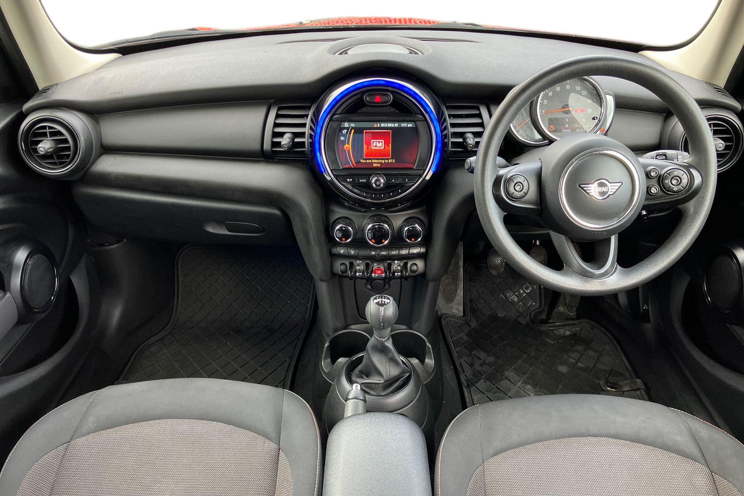 Used MINI Hatch 2019 for sale - 76115110: Photo 3